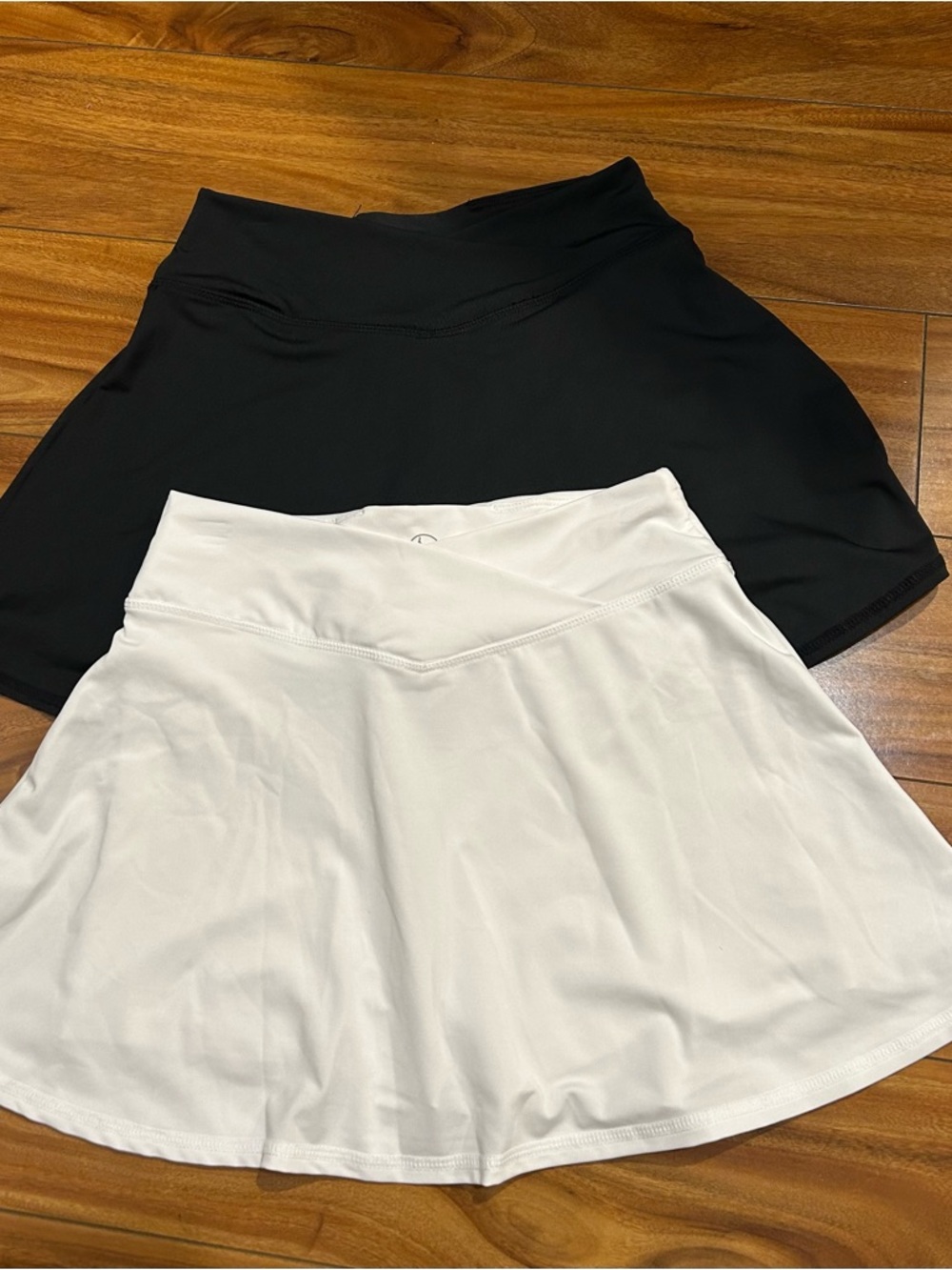 90 Degree by Reflex black white set of two skorts Girl size L 12